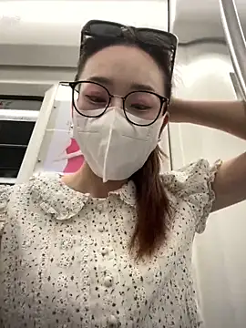 Snapshot of meimeibuguai chatting on 06-17-26, 11:45 meimeibuguai online show from 06-17-26, 11:45