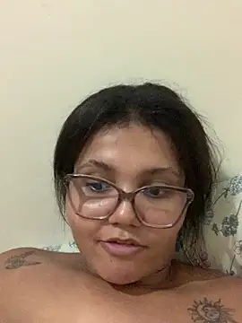 Snapshot of viviboraaaa chatting on 04-20-26, 12:46 viviboraaaa online show from 04-20-26, 12:46