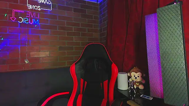 adisson2  online show from 03-31-26, 05:19