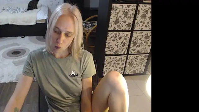 Snapshot of Sweet_hot_shrmp chatting on 07-23-26, 05:44 Sweet hot shrmp online show from 07-23-26, 05:44