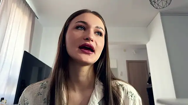 Snapshot of HallieHollo chatting on 04-04-26, 06:11 HallieHollo online show from 04-04-26, 06:11