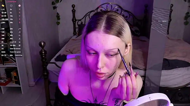 ghost girly online show from 05-12-26, 08:28