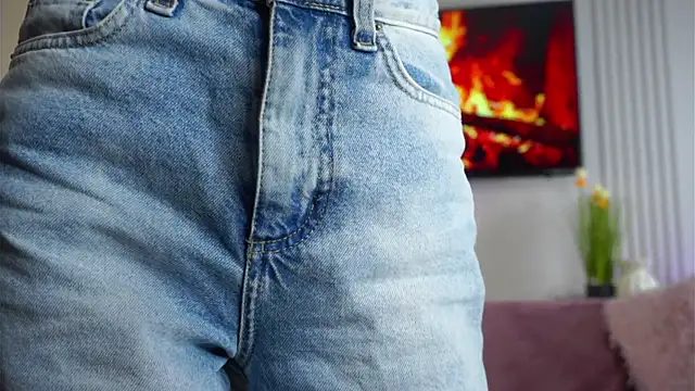 TeshaDurrell online show from 04-08-26, 02:28