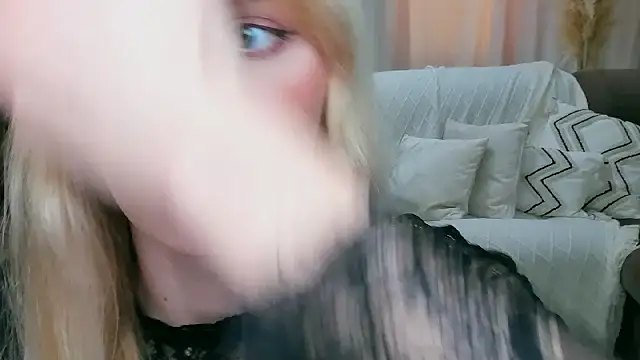 blonde  flirt online show from 04-09-26, 08:20