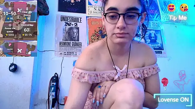 Snapshot of Ellaa_honey chatting on 06-09-26, 06:19 Ellaa honey online show from 06-09-26, 06:19