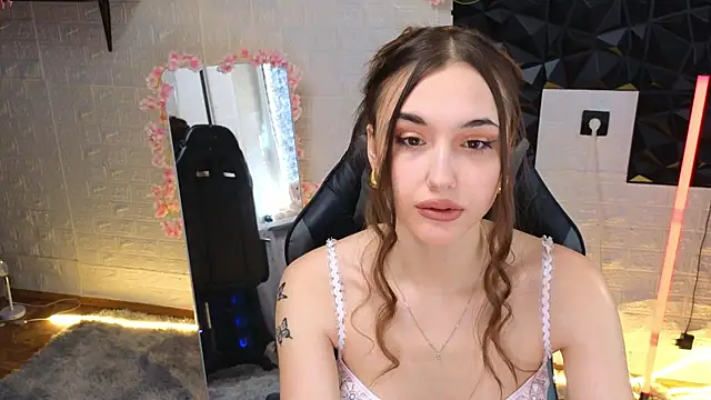 Snapshot of belle_cute chatting on 04-02-26, 01:58 belle cute online show from 04-02-26, 01:58