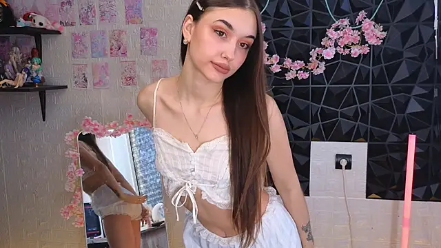 Snapshot of belle_cute chatting on 04-04-26, 02:54 belle cute online show from 04-04-26, 02:54