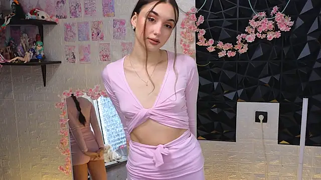 Snapshot of belle_cute chatting on 04-08-26, 02:00 belle cute online show from 04-08-26, 02:00