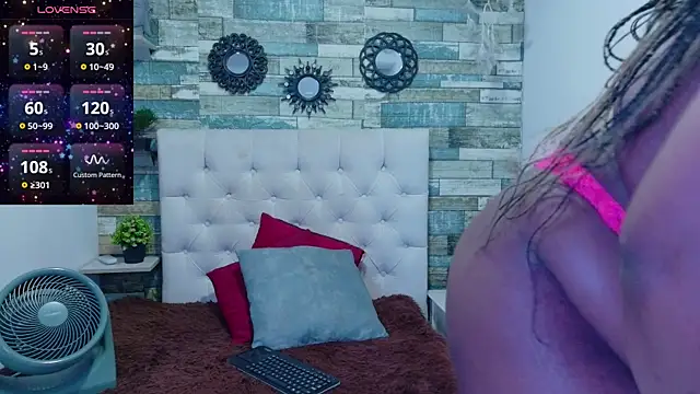 Skylernaomi online show from 05-18-26, 01:28