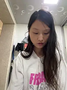 Zbnmji online show from 06-18-26, 01:28