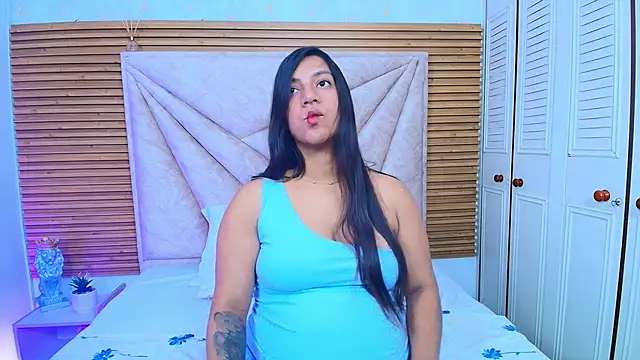 Lunaa Rossee online show from 05-15-26, 07:43