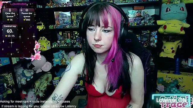 Snapshot of CutieTracer chatting on 05-30-26, 03:42 CutieTracer online show from 05-30-26, 03:42