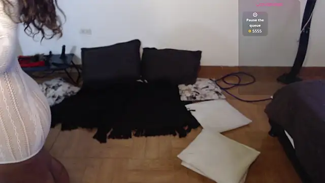 FreyaRouge online show from 06-06-26, 02:11