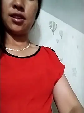 Snapshot of Lisa-aa chatting on 05-05-26, 10:29 Lisa-aa online show from 05-05-26, 10:29