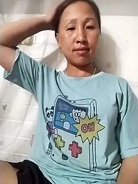 Snapshot of Lisa-aa chatting on 05-14-26, 01:29 Lisa-aa online show from 05-14-26, 01:29