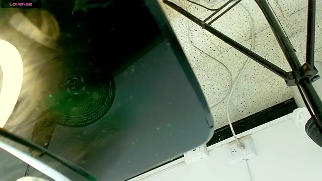 Snapshot of Selene__Luna chatting on 04-12-26, 01:43 Selene Luna online show from 04-12-26, 01:43