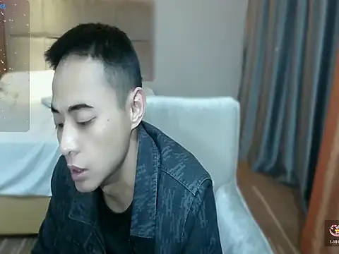 Snapshot of davidboys chatting on 04-12-26, 10:53 davidboys online show from 04-12-26, 10:53