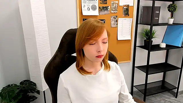 CherryCrushLove online show from 04-26-26, 06:11