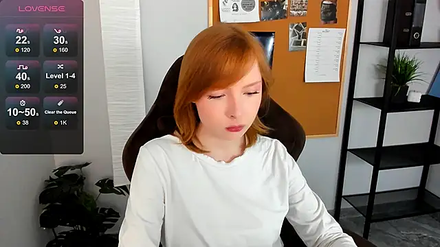 CherryCrushLove online show from 05-18-26, 06:08