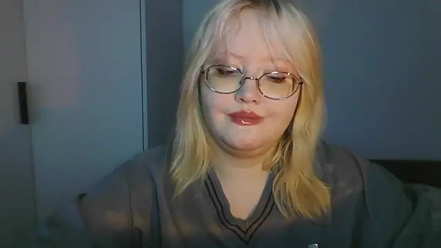 Snapshot of Elayne_Sweet chatting on 06-05-26, 06:52 Elayne Sweet online show from 06-05-26, 06:52