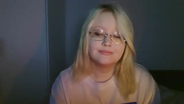 Snapshot of Elayne_Sweet chatting on 06-11-26, 06:00 Elayne Sweet online show from 06-11-26, 06:00