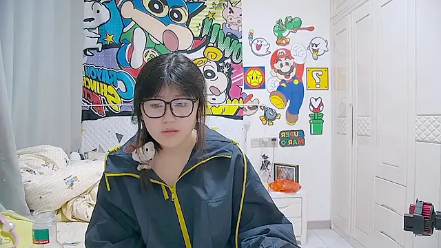 Snapshot of mianmian-666 chatting on 04-18-26, 03:21 mianmian-666 online show from 04-18-26, 03:21