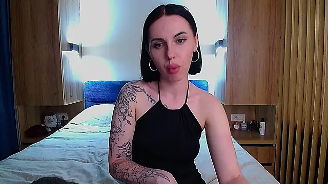 Sour Berry  online show from 05-14-26, 04:25