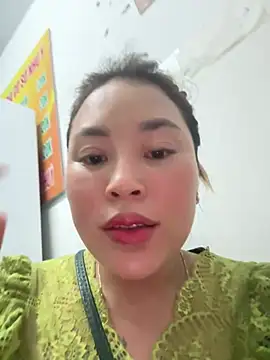 Snapshot of Lina-Naughty chatting on 05-23-26, 05:17 Lina-Naughty online show from 05-23-26, 05:17