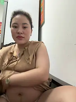 Snapshot of Lina-Naughty chatting on 05-29-26, 05:11 Lina-Naughty online show from 05-29-26, 05:11