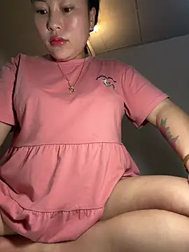 Snapshot of Lina-Naughty chatting on 06-06-26, 06:18 Lina-Naughty online show from 06-06-26, 06:18