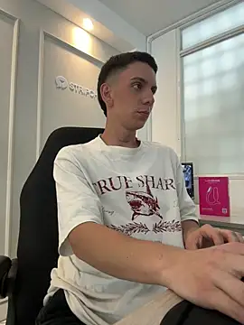 Snapshot of Liam_Fiire chatting on 04-10-26, 03:50 Liam Fiire online show from 04-10-26, 03:50