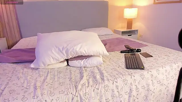 Moon of Hades online show from 04-11-26, 07:45