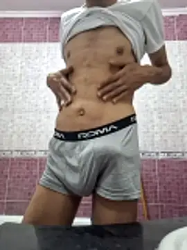 Snapshot of Seifo4 chatting on 04-14-26, 09:43 Seifo4 online show from 04-14-26, 09:43