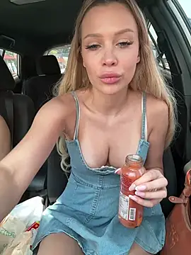 Girl-Mia online show from 04-26-26, 04:54