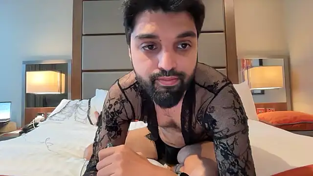 Snapshot of priyxh chatting on 06-11-26, 03:10 priyxh online show from 06-11-26, 03:10