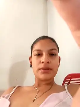 Lyra Siren online show from 04-17-26, 02:42