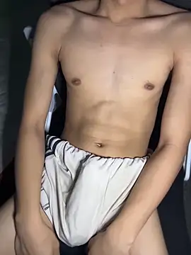 tuanhip online show from 04-18-26, 03:10