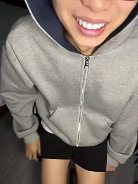 tuanhip online show from 05-19-26, 04:02