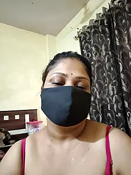 Snapshot of SluttySonam chatting on 04-27-26, 11:08 SluttySonam online show from 04-27-26, 11:08