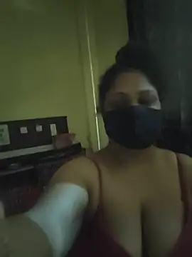 Snapshot of SluttySonam chatting on 05-15-26, 04:41 SluttySonam online show from 05-15-26, 04:41