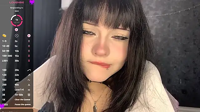 EmilyEmbears online show from 05-26-26, 06:53