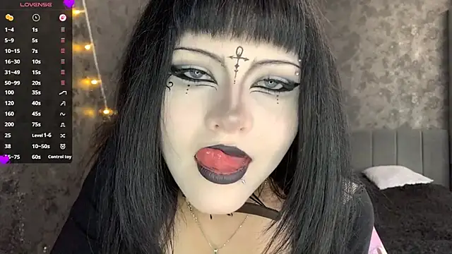 EmilyEmbears online show from 06-12-26, 06:34