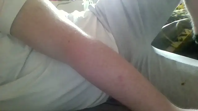 Snapshot of Pallmees chatting on 06-03-26, 10:40 Pallmees online show from 06-03-26, 10:40