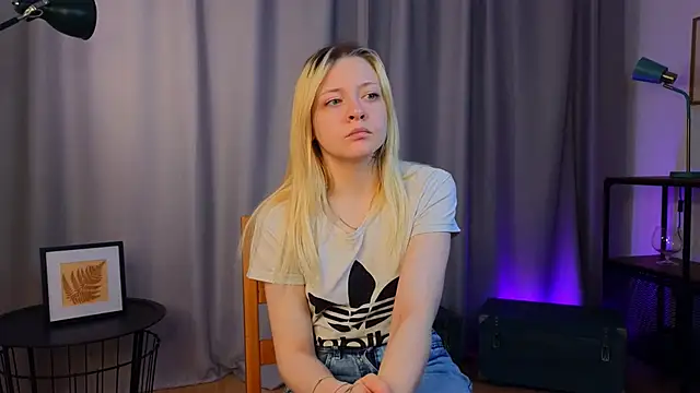 OliviaCaffery online show from 04-17-26, 04:43