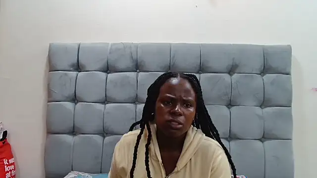 Snapshot of SexiestChoc chatting on 04-12-26, 05:40 SexiestChoc online show from 04-12-26, 05:40