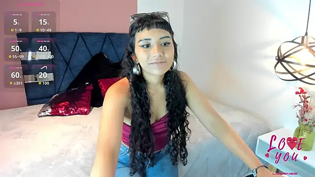Hanna Clark   online show from 07-04-26, 11:49