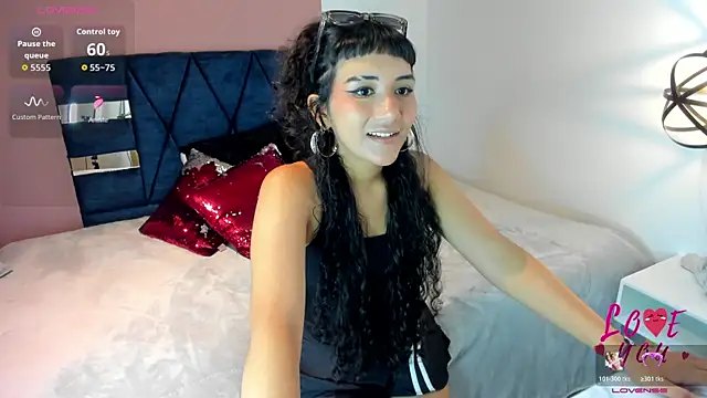 Hanna Clark   online show from 07-08-26, 11:48