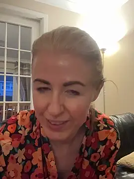 Snapshot of Laylaskyexx chatting on 04-10-26, 05:01 Laylaskyexx online show from 04-10-26, 05:01