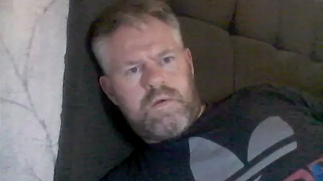 Snapshot of 81jonnyx chatting on 04-01-26, 09:23 81jonnyx online show from 04-01-26, 09:23