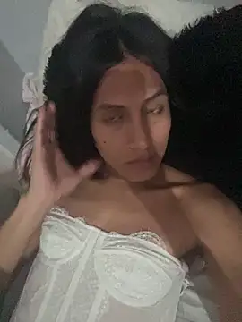 Snapshot of luna_duque chatting on 06-21-26, 04:26 luna duque online show from 06-21-26, 04:26